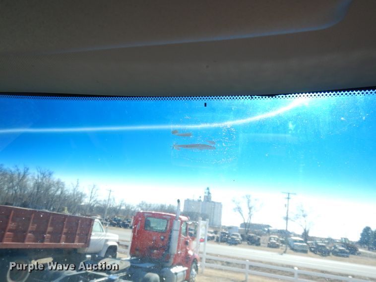 image for item DH8860 2015 Kenworth T880  semi truck