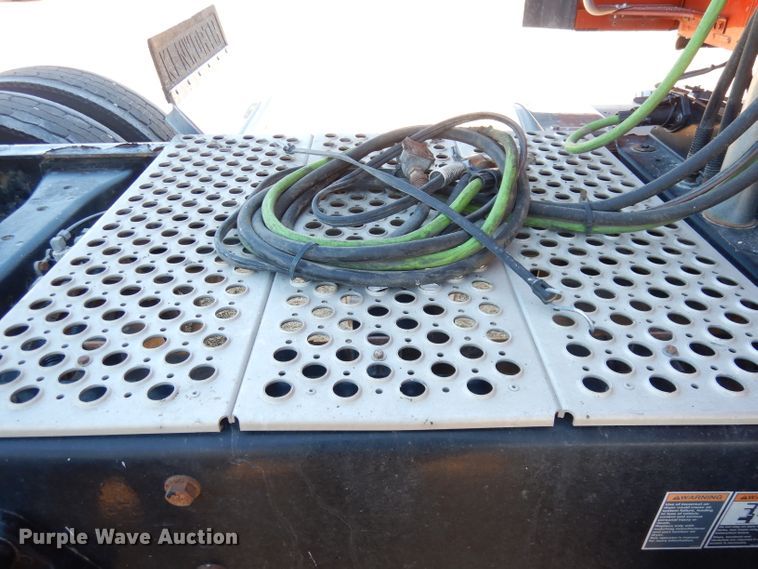 image for item DH8860 2015 Kenworth T880  semi truck