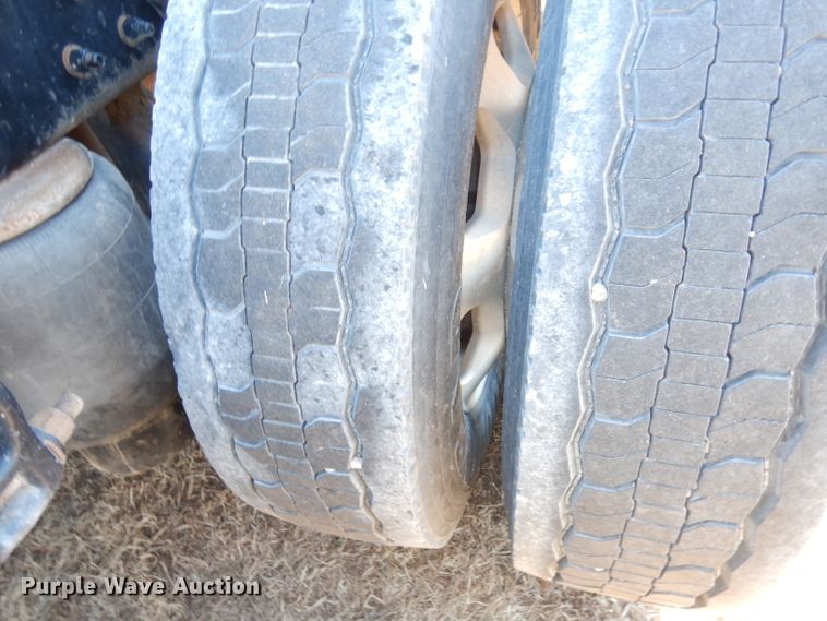 image for item DH8860 2015 Kenworth T880  semi truck