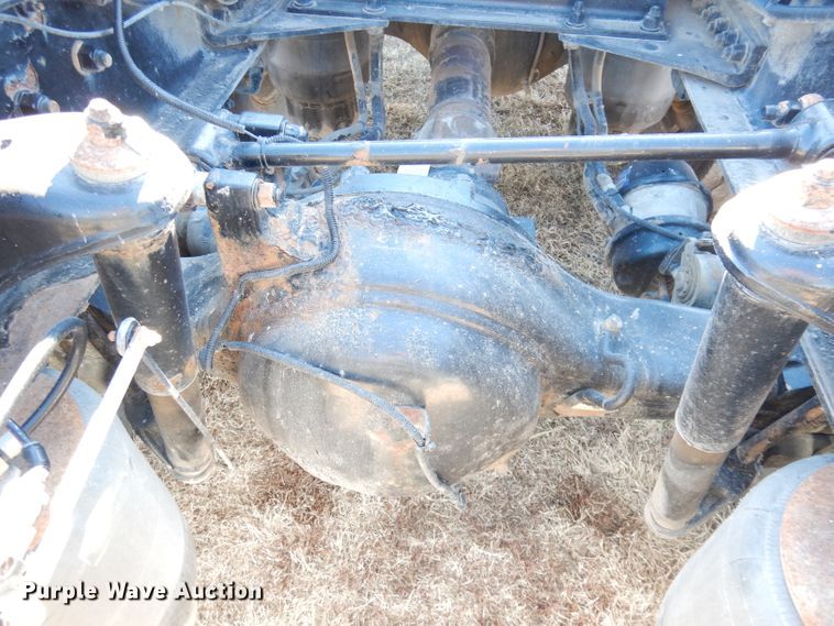 image for item DH8860 2015 Kenworth T880  semi truck