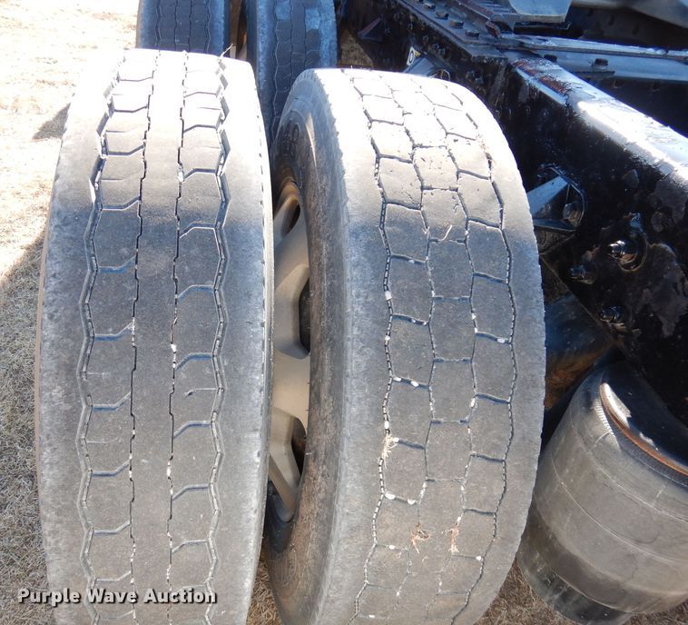 image for item DH8860 2015 Kenworth T880  semi truck