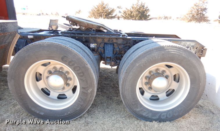 image for item DH8860 2015 Kenworth T880  semi truck