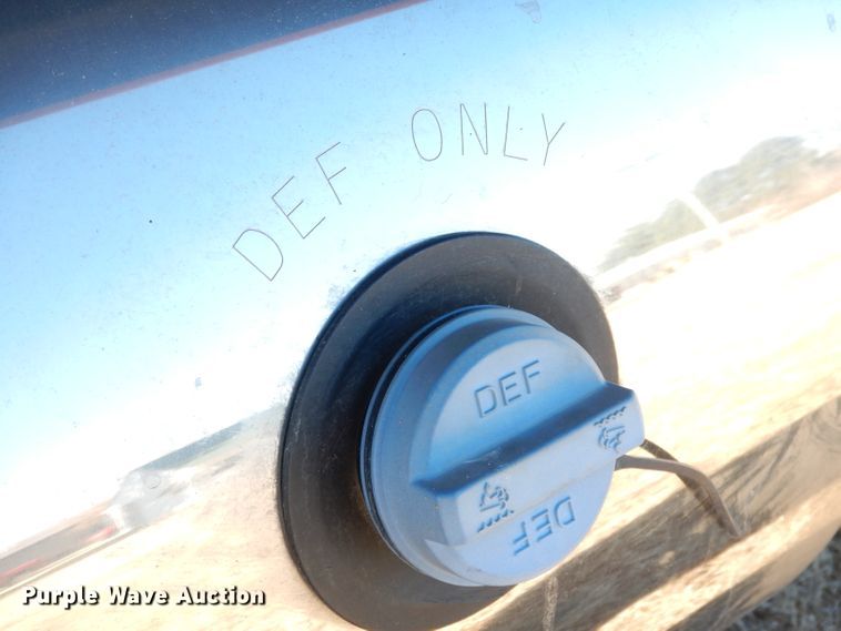 image for item DH8860 2015 Kenworth T880  semi truck