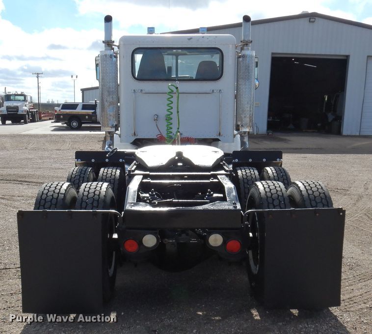 image for item DJ0805 2007 Peterbilt 357  semi truck