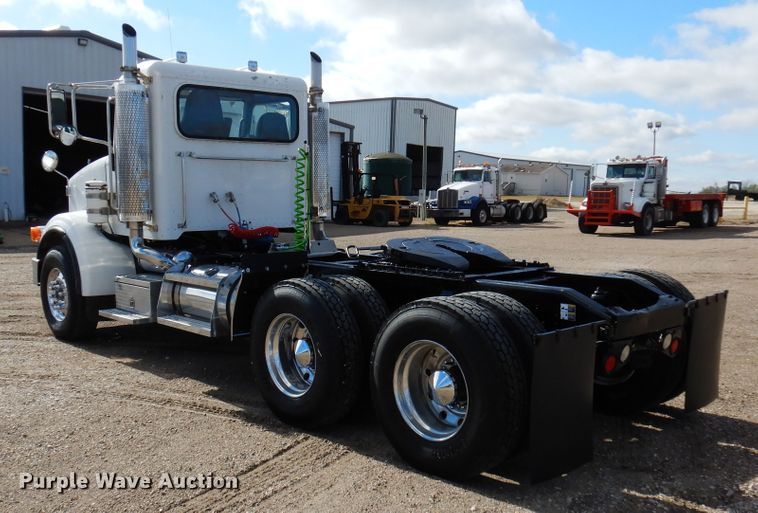 image for item DJ0805 2007 Peterbilt 357  semi truck