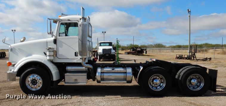 image for item DJ0805 2007 Peterbilt 357  semi truck