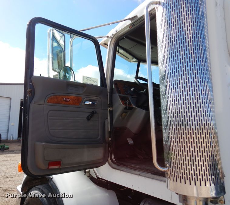 image for item DJ0805 2007 Peterbilt 357  semi truck