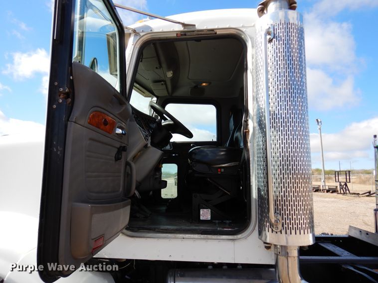 image for item DJ0805 2007 Peterbilt 357  semi truck