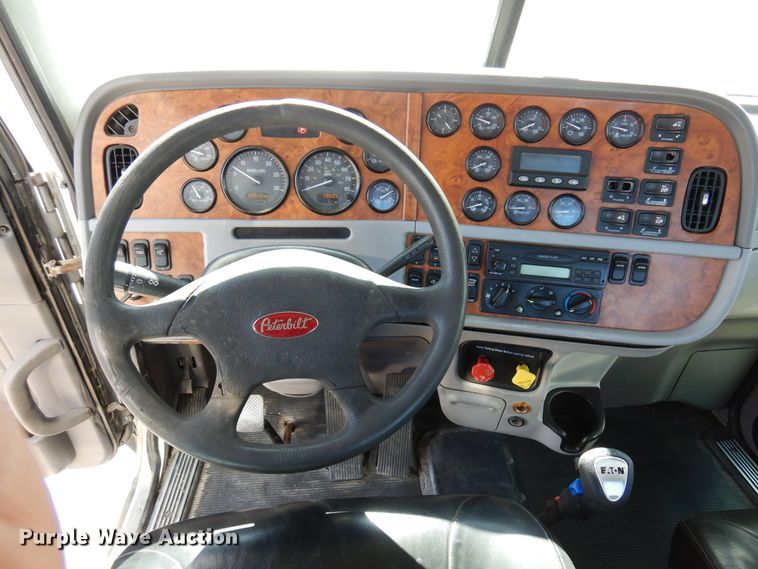 image for item DJ0805 2007 Peterbilt 357  semi truck