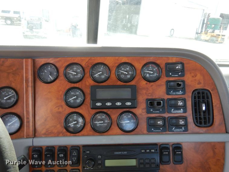 image for item DJ0805 2007 Peterbilt 357  semi truck