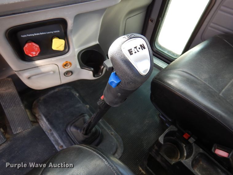 image for item DJ0805 2007 Peterbilt 357  semi truck