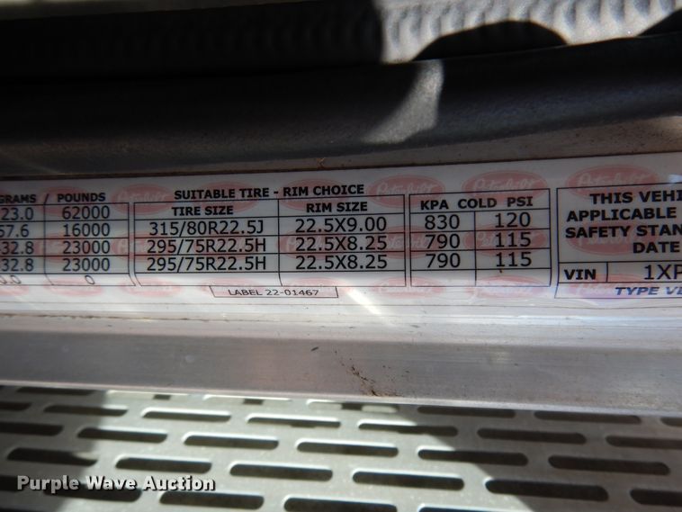 image for item DJ0805 2007 Peterbilt 357  semi truck