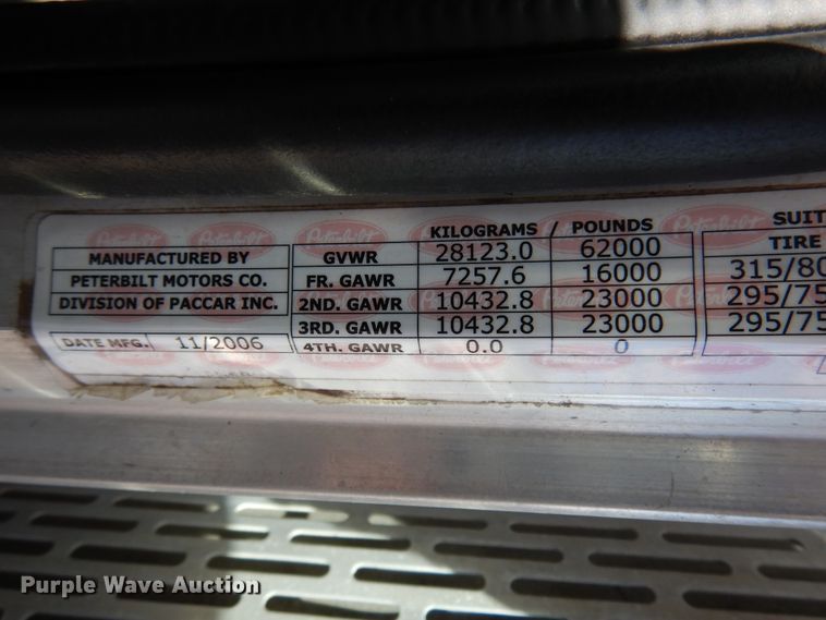 image for item DJ0805 2007 Peterbilt 357  semi truck