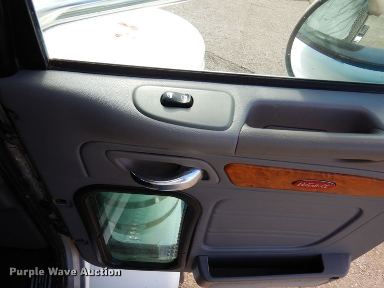 image for item DJ0805 2007 Peterbilt 357  semi truck