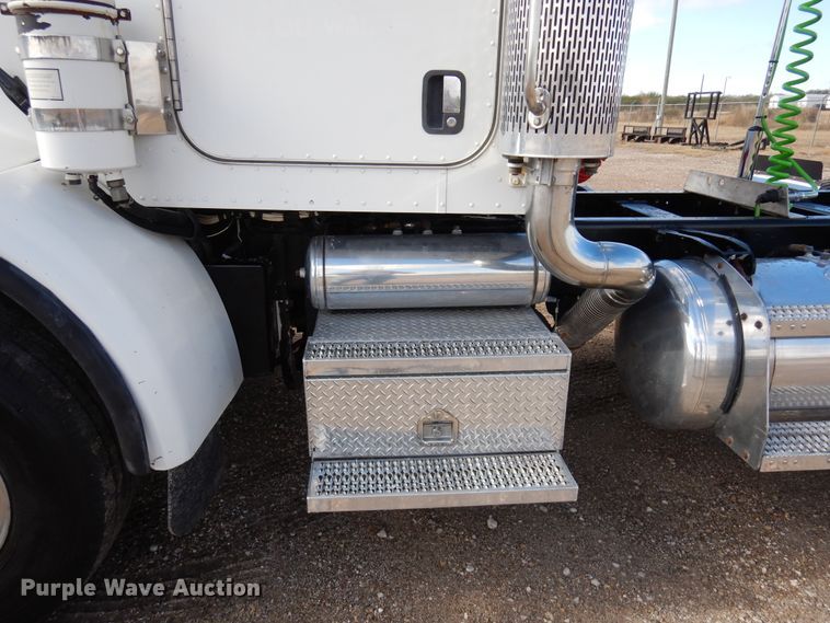 image for item DJ0805 2007 Peterbilt 357  semi truck