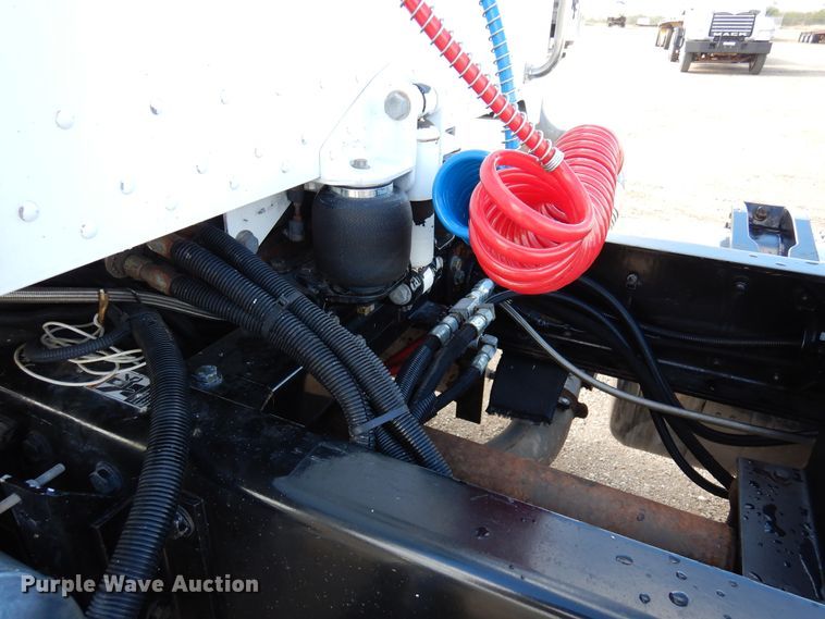 image for item DJ0805 2007 Peterbilt 357  semi truck