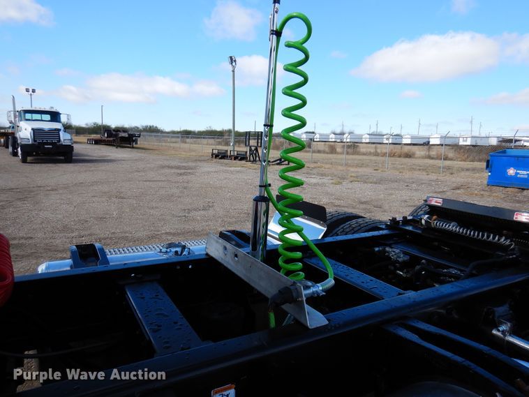 image for item DJ0805 2007 Peterbilt 357  semi truck