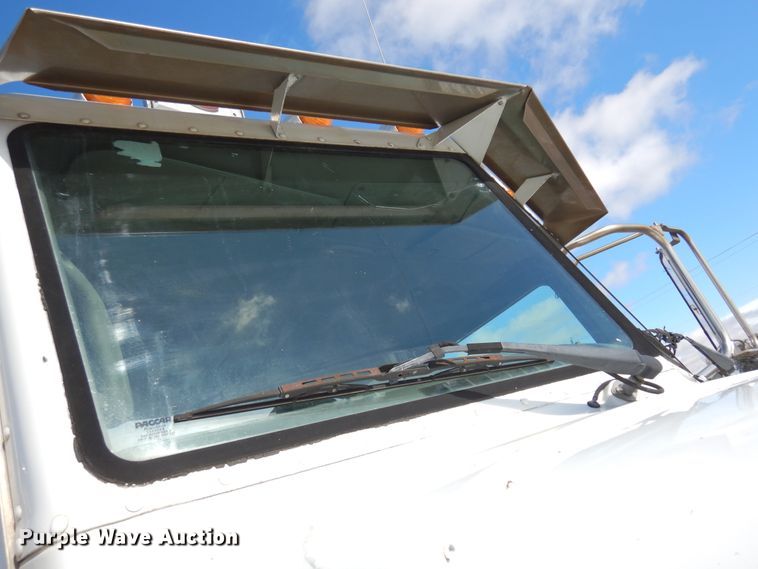 image for item DJ0805 2007 Peterbilt 357  semi truck