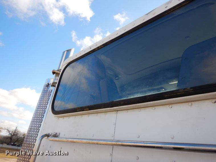 image for item DJ0805 2007 Peterbilt 357  semi truck