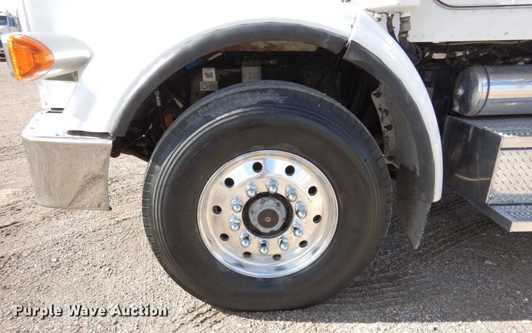 image for item DJ0805 2007 Peterbilt 357  semi truck