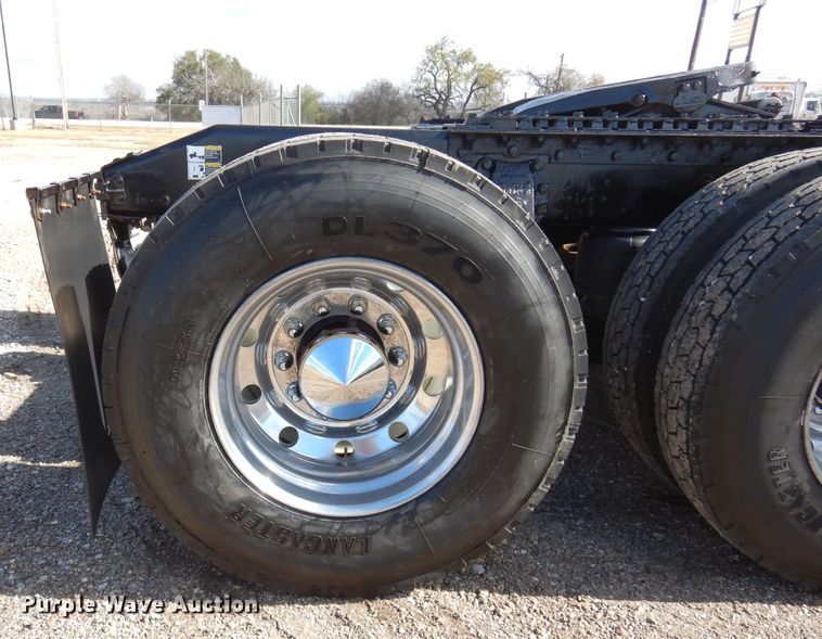 image for item DJ0805 2007 Peterbilt 357  semi truck