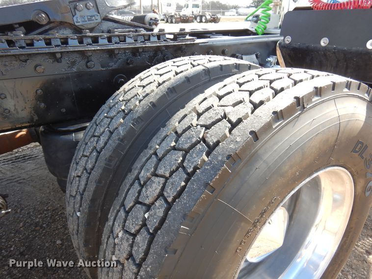 image for item DJ0805 2007 Peterbilt 357  semi truck