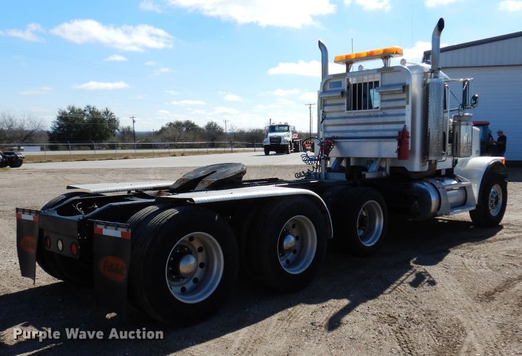 image for item DJ0806 2001 Peterbilt 378  semi truck