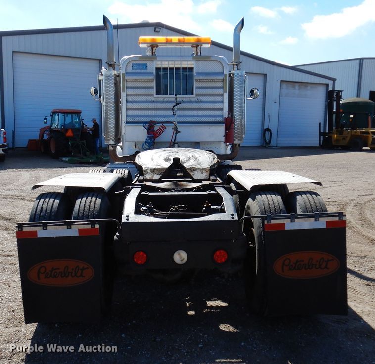 image for item DJ0806 2001 Peterbilt 378  semi truck