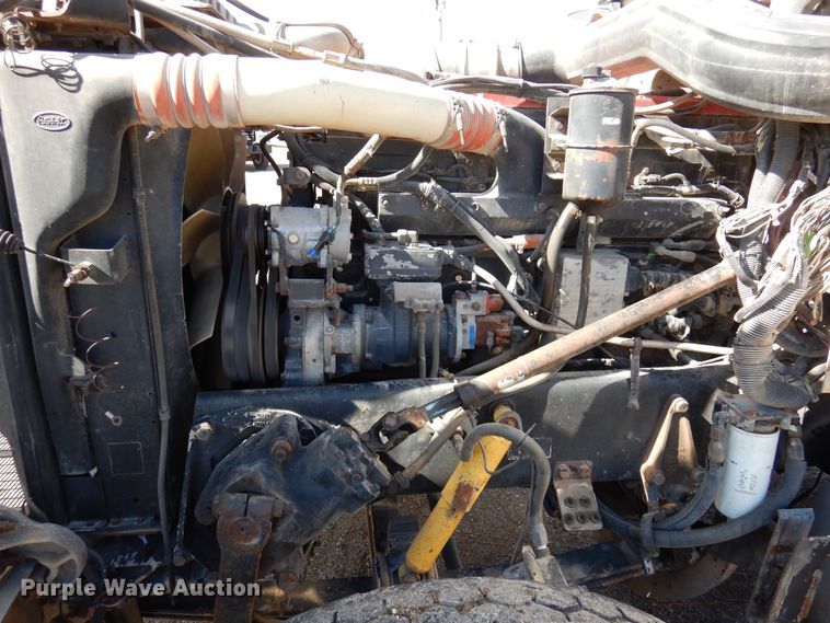 image for item DJ0806 2001 Peterbilt 378  semi truck