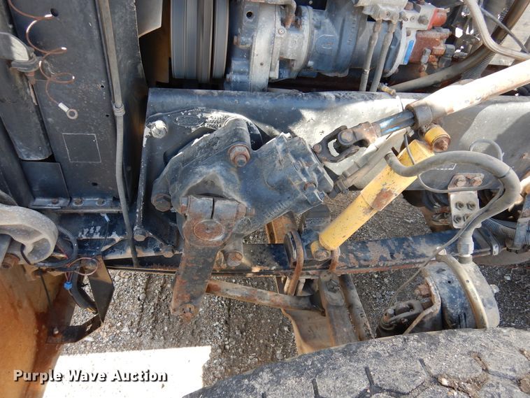 image for item DJ0806 2001 Peterbilt 378  semi truck