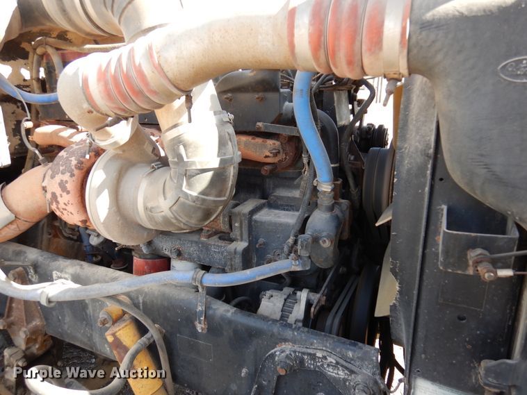 image for item DJ0806 2001 Peterbilt 378  semi truck