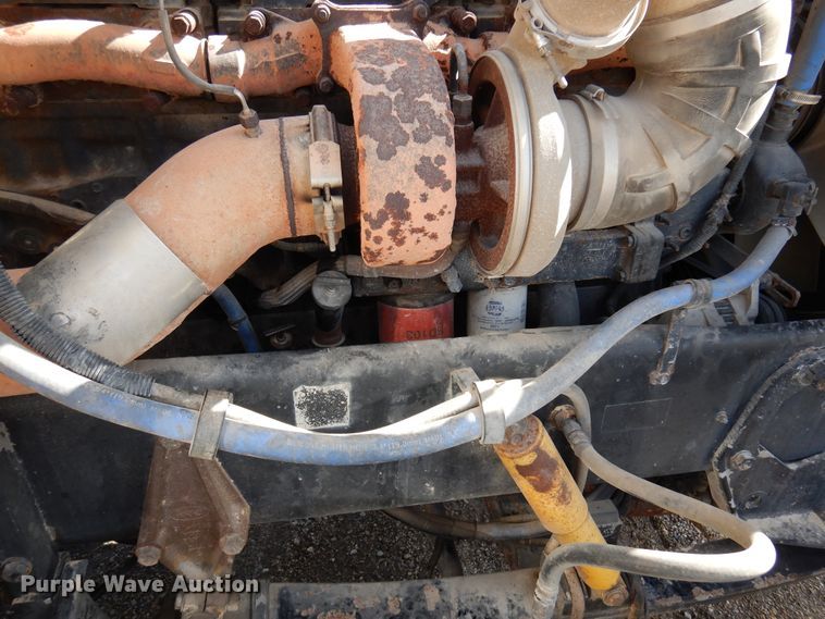 image for item DJ0806 2001 Peterbilt 378  semi truck