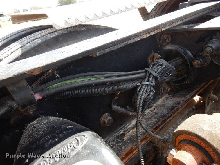 image for item DJ0806 2001 Peterbilt 378  semi truck