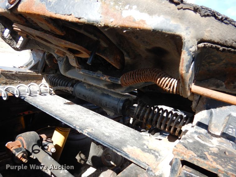 image for item DJ0806 2001 Peterbilt 378  semi truck