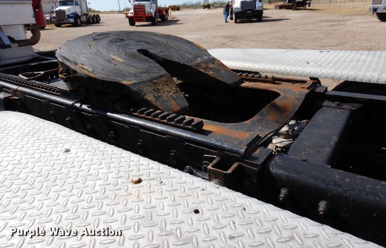 image for item DJ0806 2001 Peterbilt 378  semi truck