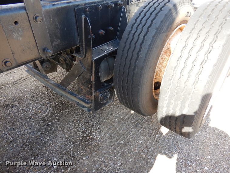 image for item DJ0806 2001 Peterbilt 378  semi truck