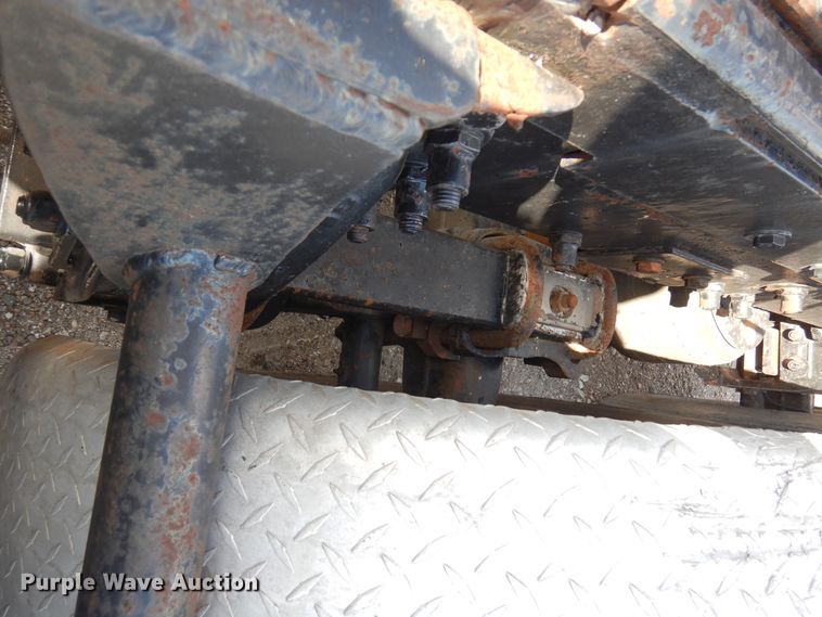 image for item DJ0806 2001 Peterbilt 378  semi truck