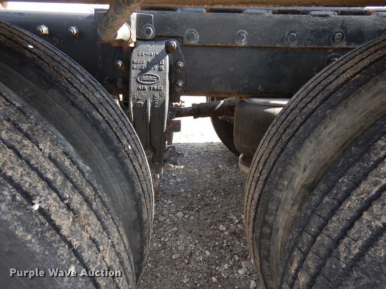 image for item DJ0806 2001 Peterbilt 378  semi truck