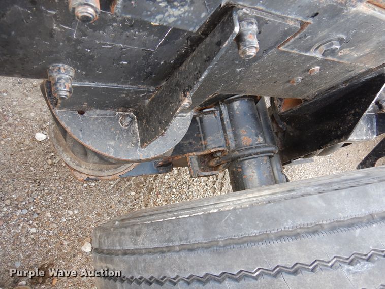 image for item DJ0806 2001 Peterbilt 378  semi truck