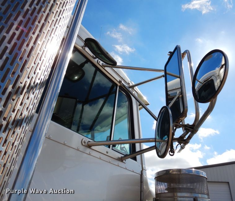 image for item DJ0806 2001 Peterbilt 378  semi truck