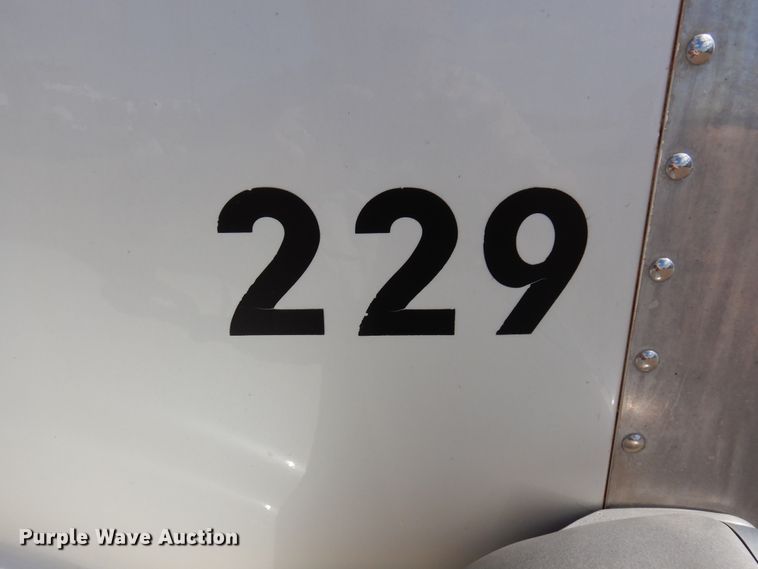 image for item DJ0806 2001 Peterbilt 378  semi truck