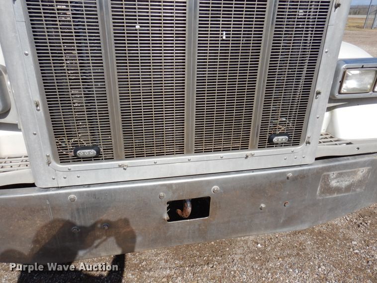 image for item DJ0806 2001 Peterbilt 378  semi truck