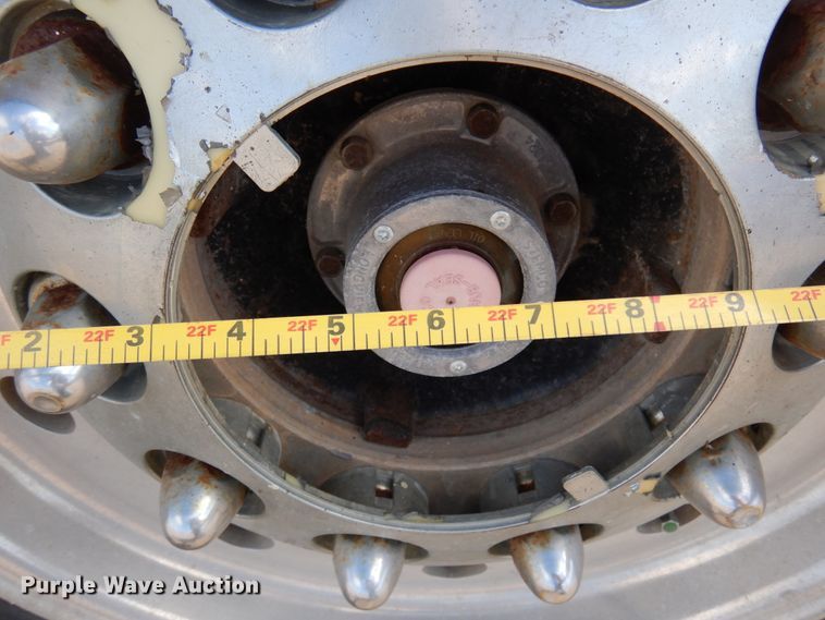 image for item DJ0806 2001 Peterbilt 378  semi truck