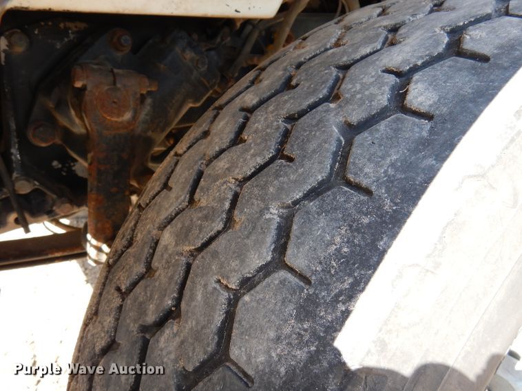 image for item DJ0806 2001 Peterbilt 378  semi truck