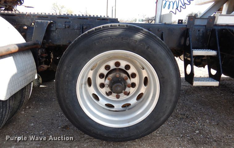 image for item DJ0806 2001 Peterbilt 378  semi truck