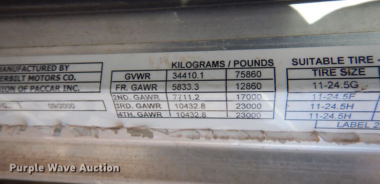 image for item DJ0806 2001 Peterbilt 378  semi truck