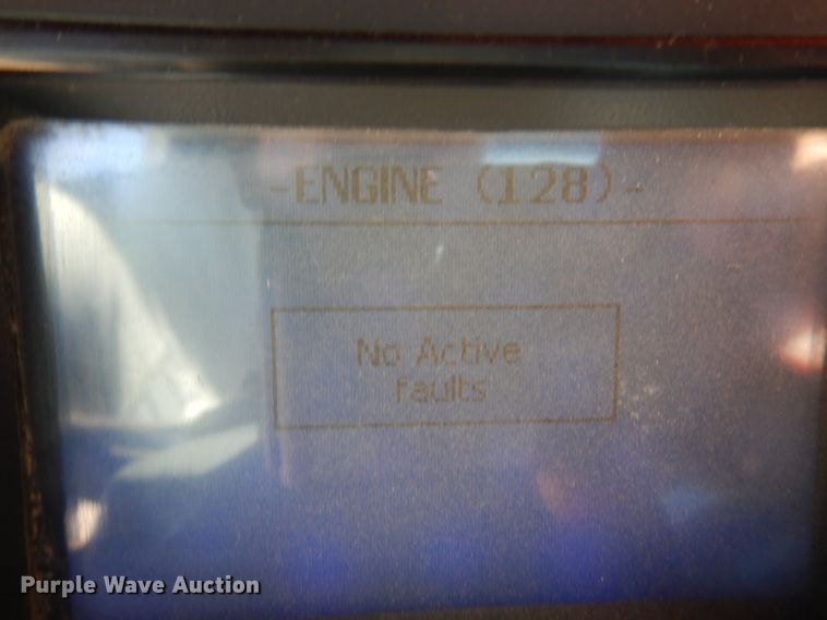 image for item DJ0807 2013 Mack CHU613  semi truck