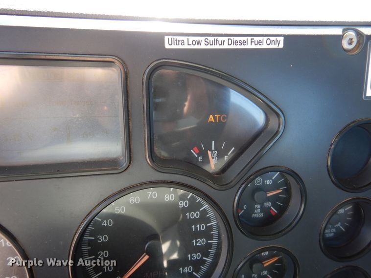 image for item DJ0807 2013 Mack CHU613  semi truck