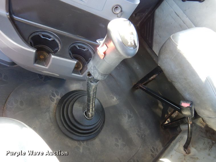 image for item DJ0807 2013 Mack CHU613  semi truck