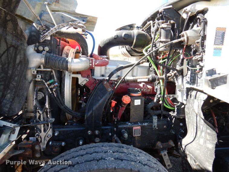 image for item DJ0807 2013 Mack CHU613  semi truck